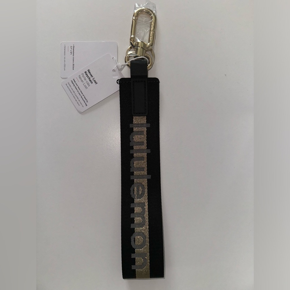 NWT Lululemon Never Lost Keychain